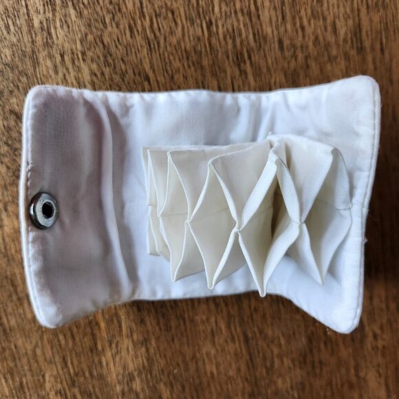 Japanese Origami Pouch, Jewelry Box, Earphone or Key Holder Soft Fabric Pouch - Picture 2 of 7